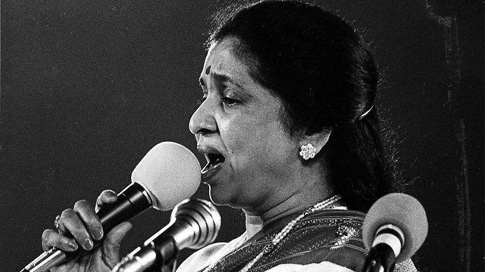 Singer Asha Bhosle enters Guinness World Records for most single studio recordings